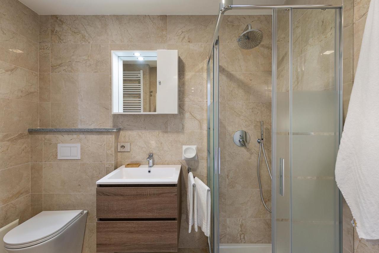 Appartamento Carolnoemi - Vista Lago - By Impero House Baveno Bagian luar foto