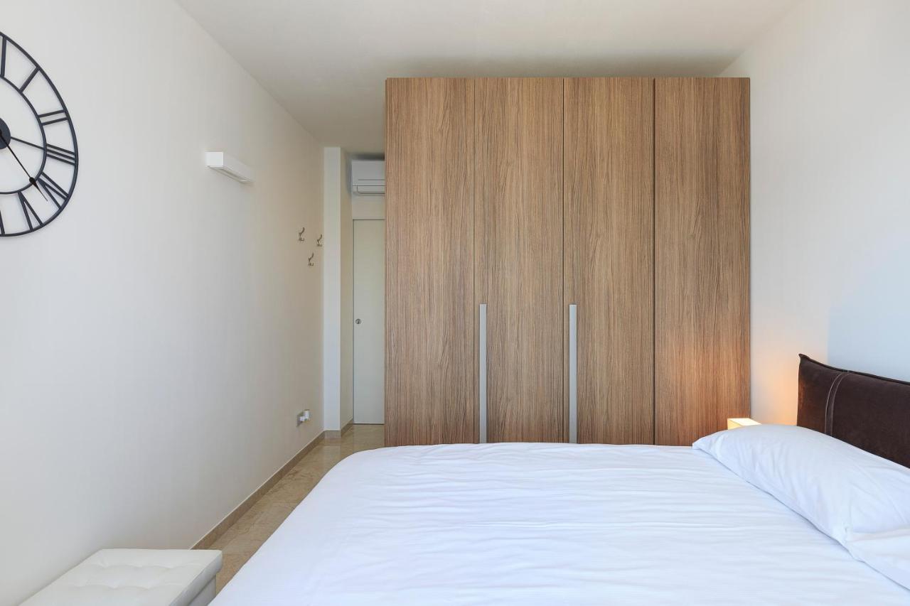 Appartamento Carolnoemi - Vista Lago - By Impero House Baveno Bagian luar foto