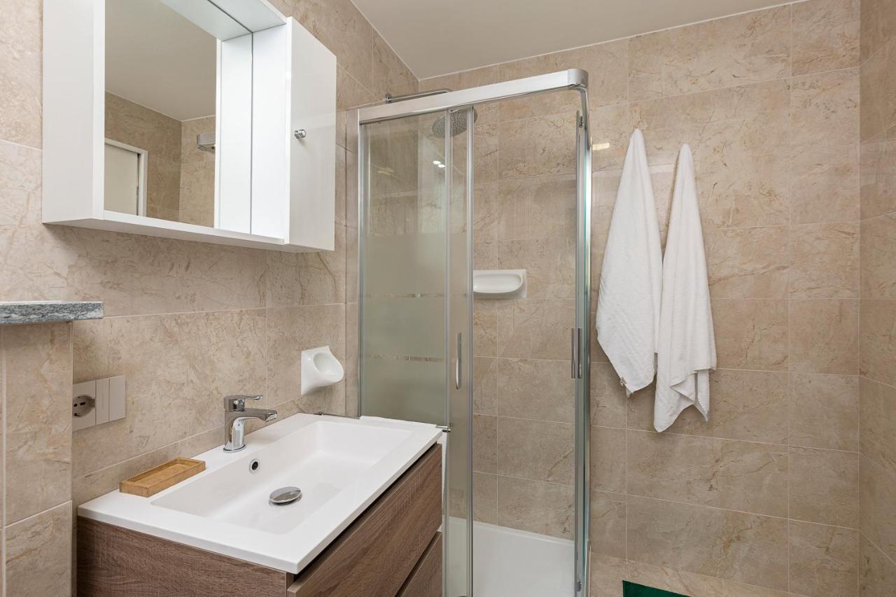 Appartamento Carolnoemi - Vista Lago - By Impero House Baveno Bagian luar foto